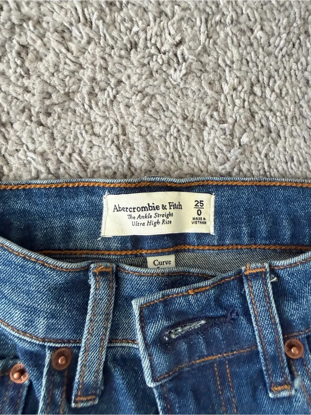 Abercrombie (Curve Love) Ankle Straight Ultra High Rise